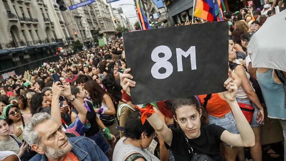 Masiva movilización por el 8M La libertad es nuestra y no de los