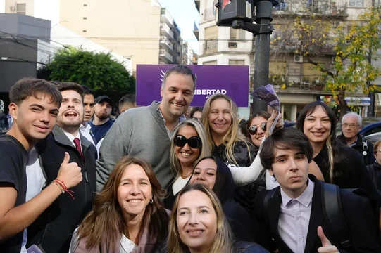 campaña adorni