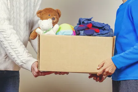 Donar juguetes libros