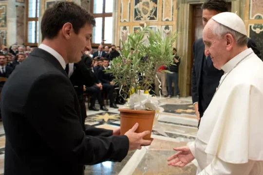 papa francisco messi