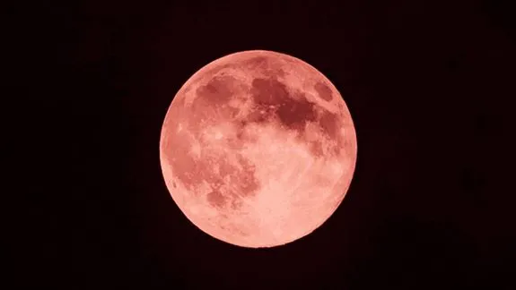 que-es-la-luna-fresa-y-cuando-se-vera-argentina-foto-ilustrativa