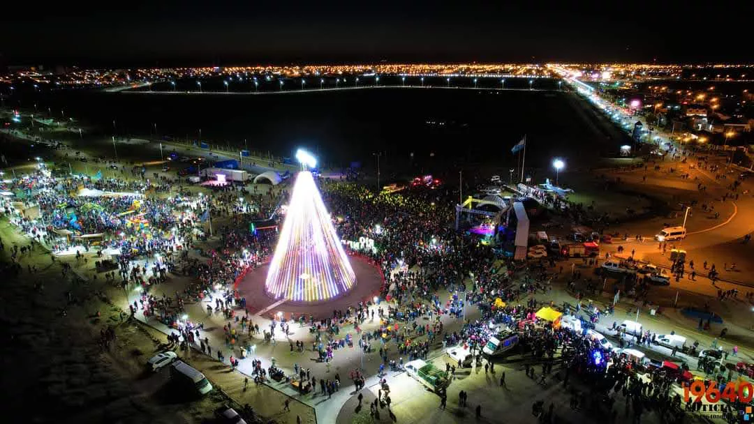 Árbol de navidad encendido