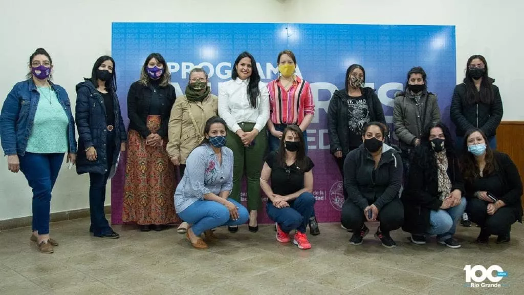 Entrega Herramientas a Mujeres