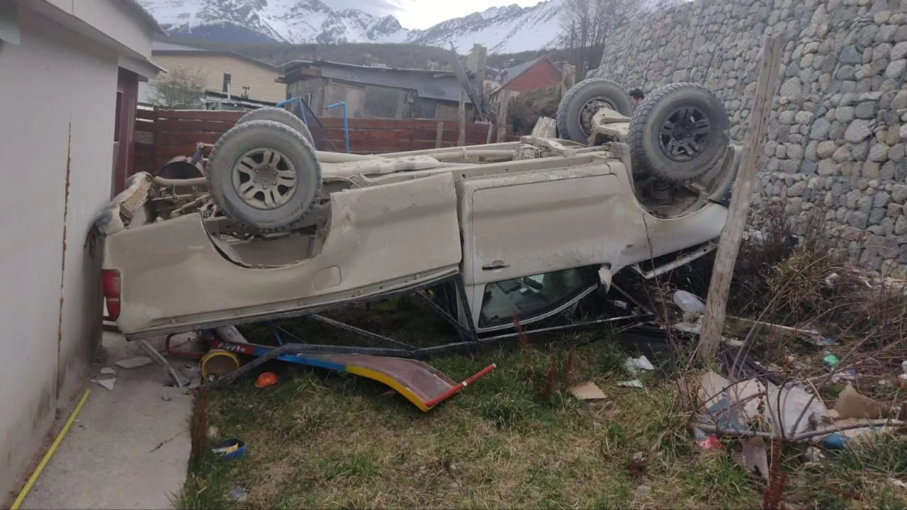 Vuelco Toyota Hilux Las Violetas