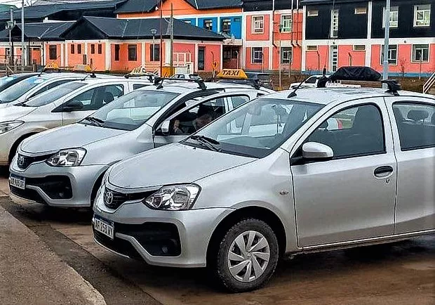taxi tolhuin