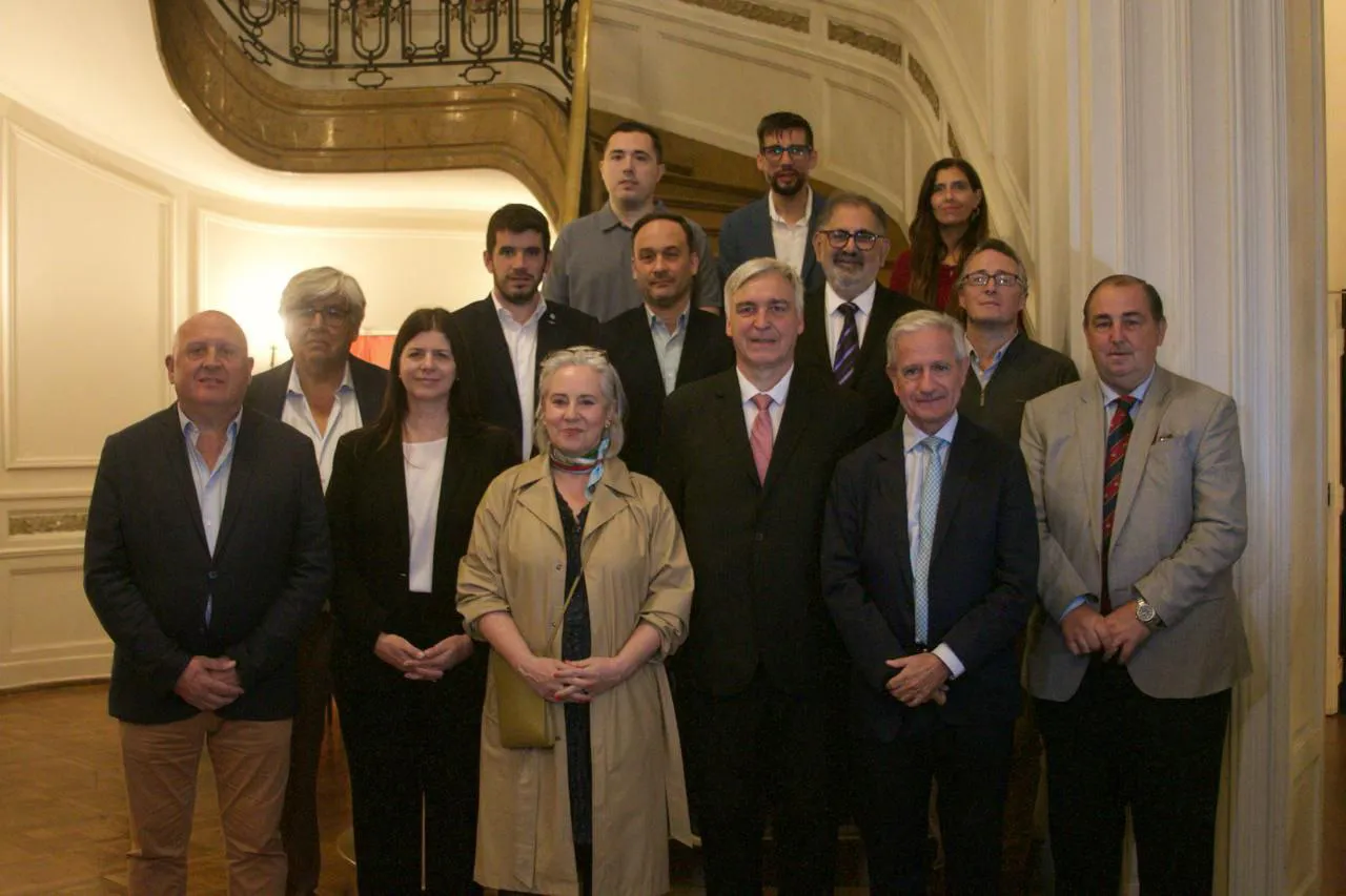 Ferro. Uníon Europea.... Municipio de RG