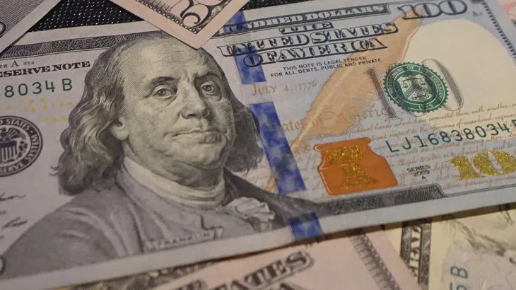 Dolares 1