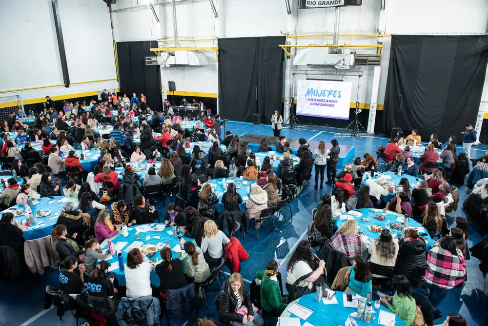 Mujeres Organizando Comunidad