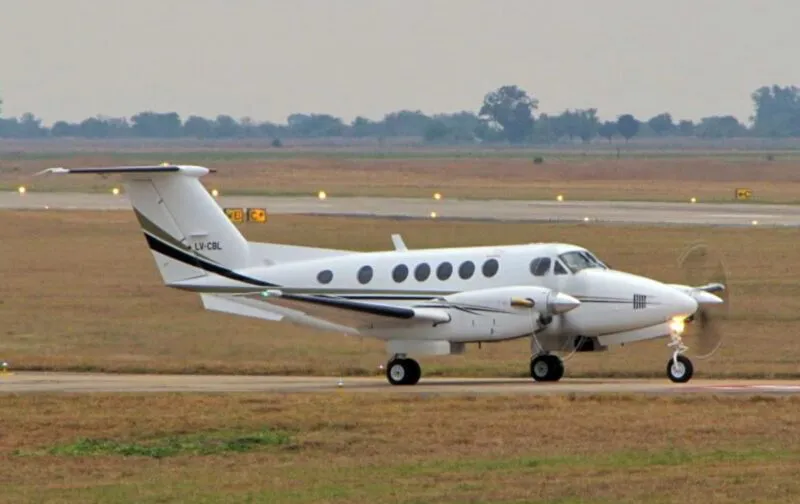 Avión FAMP