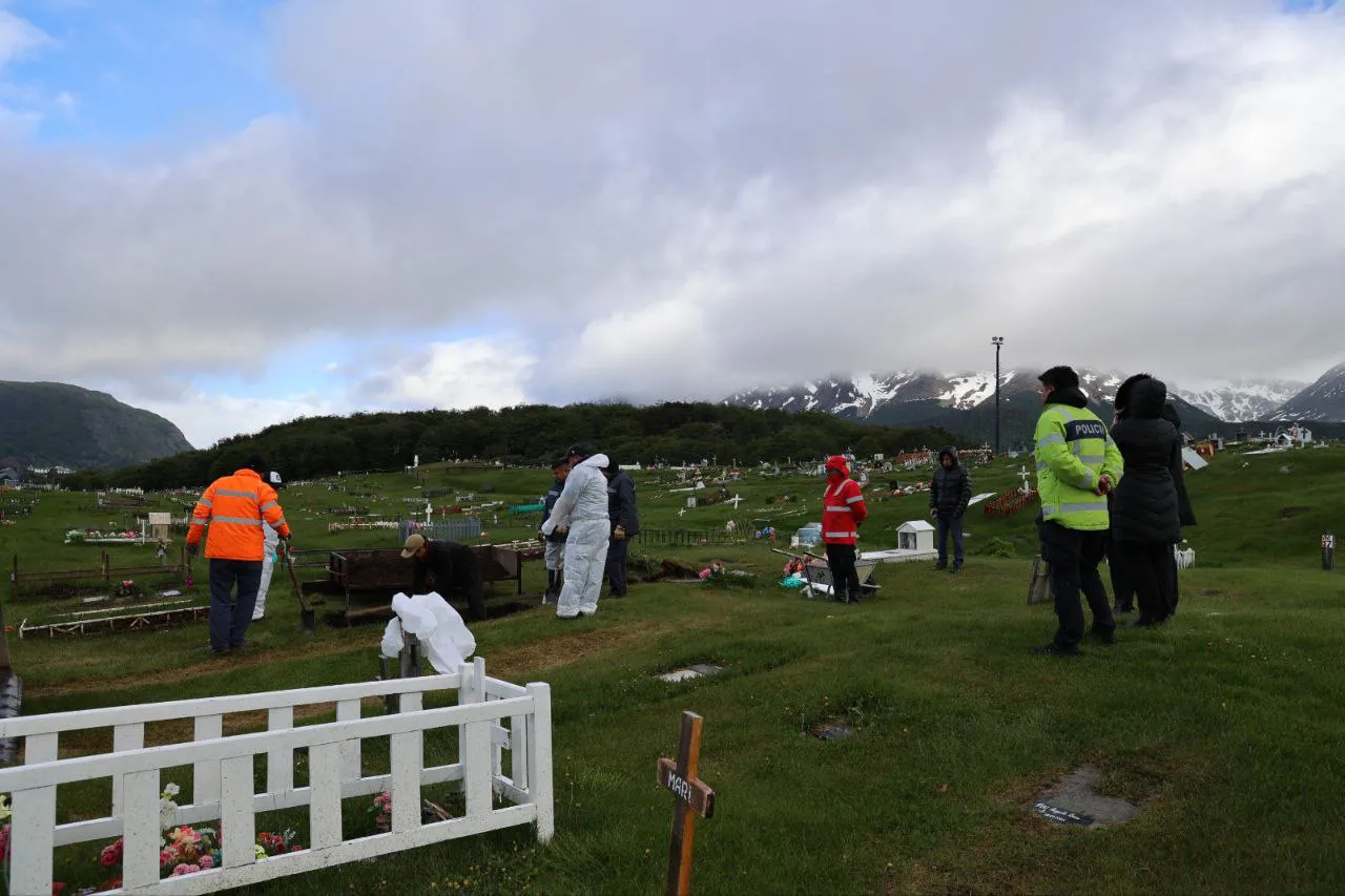 Exhumación de cuerpos - Poder Judicial