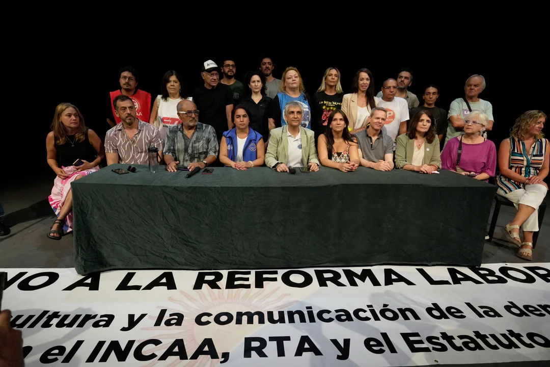 Artistas rechazan reforma laboral 