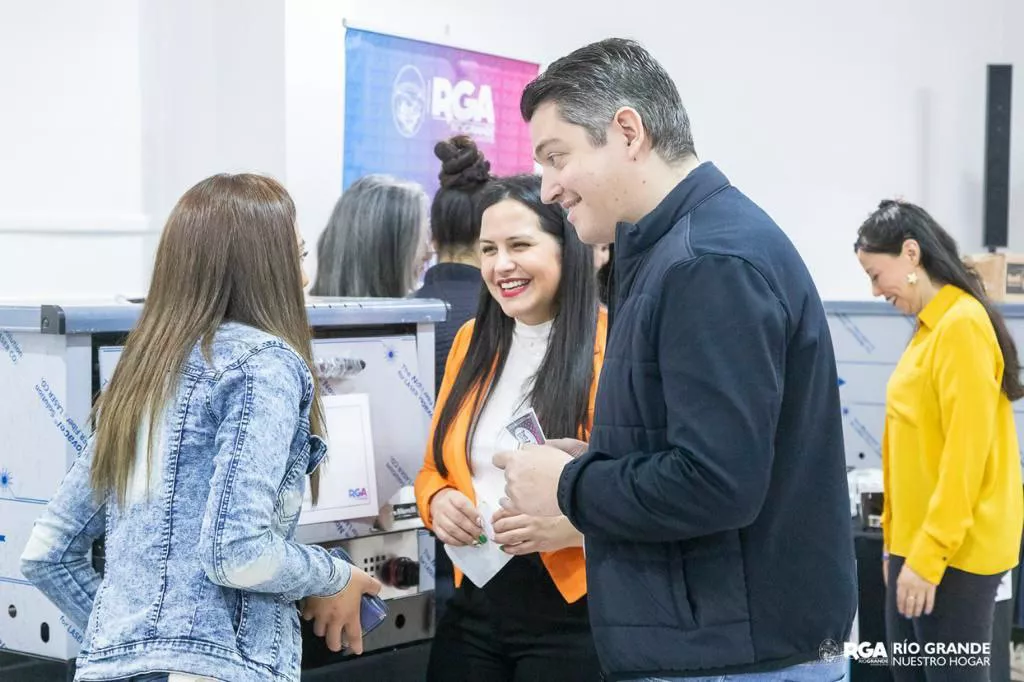 Entrega Herramientas Mujeres Emprendedoras