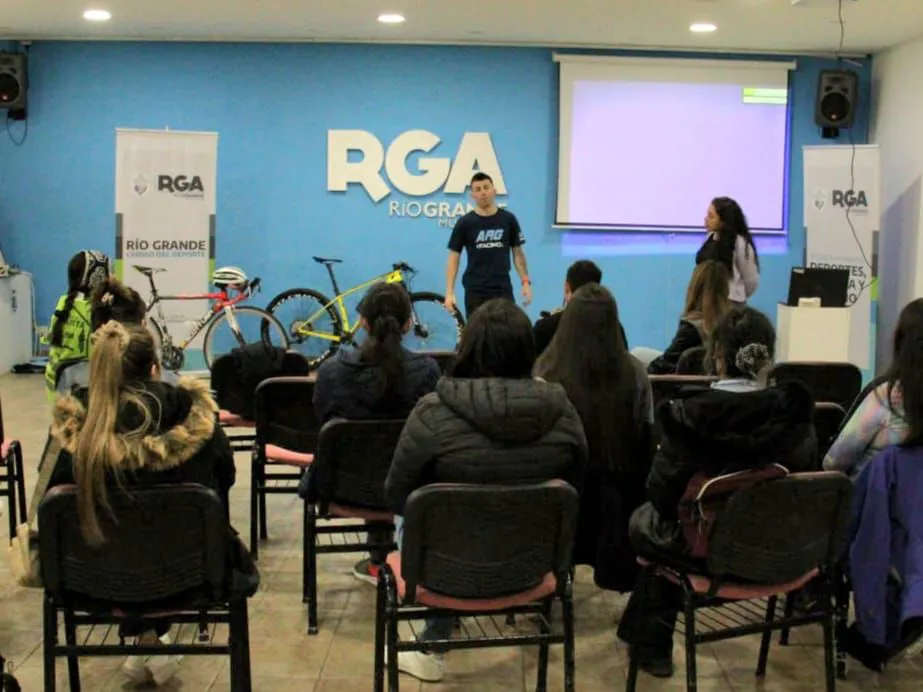 charla ciclismo mujeres