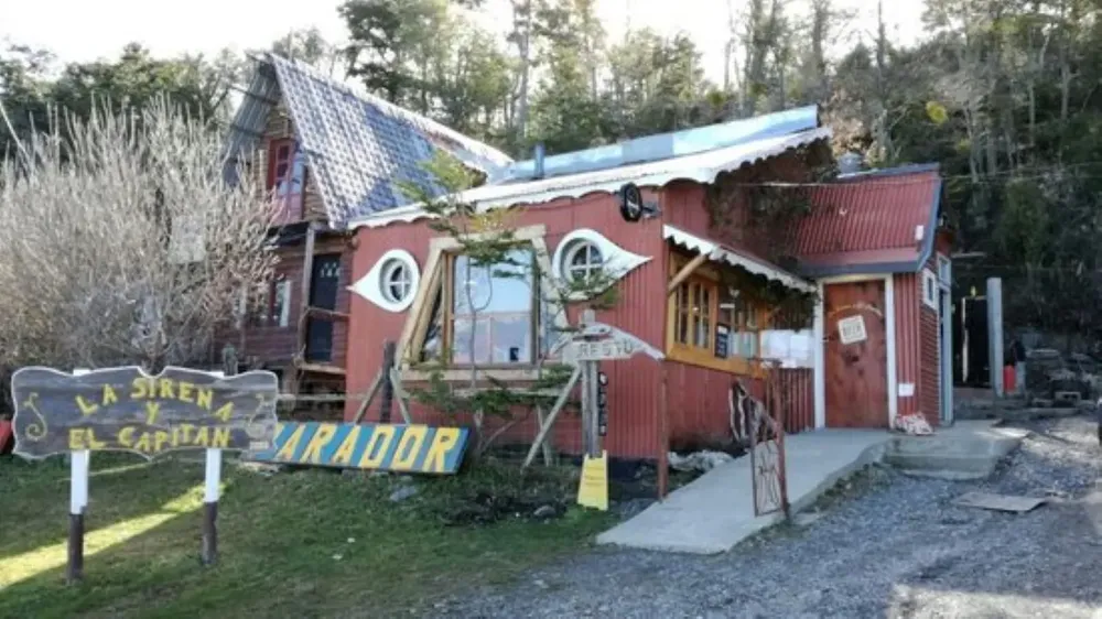 La Sirena y el Capitan- Puerto Almanza