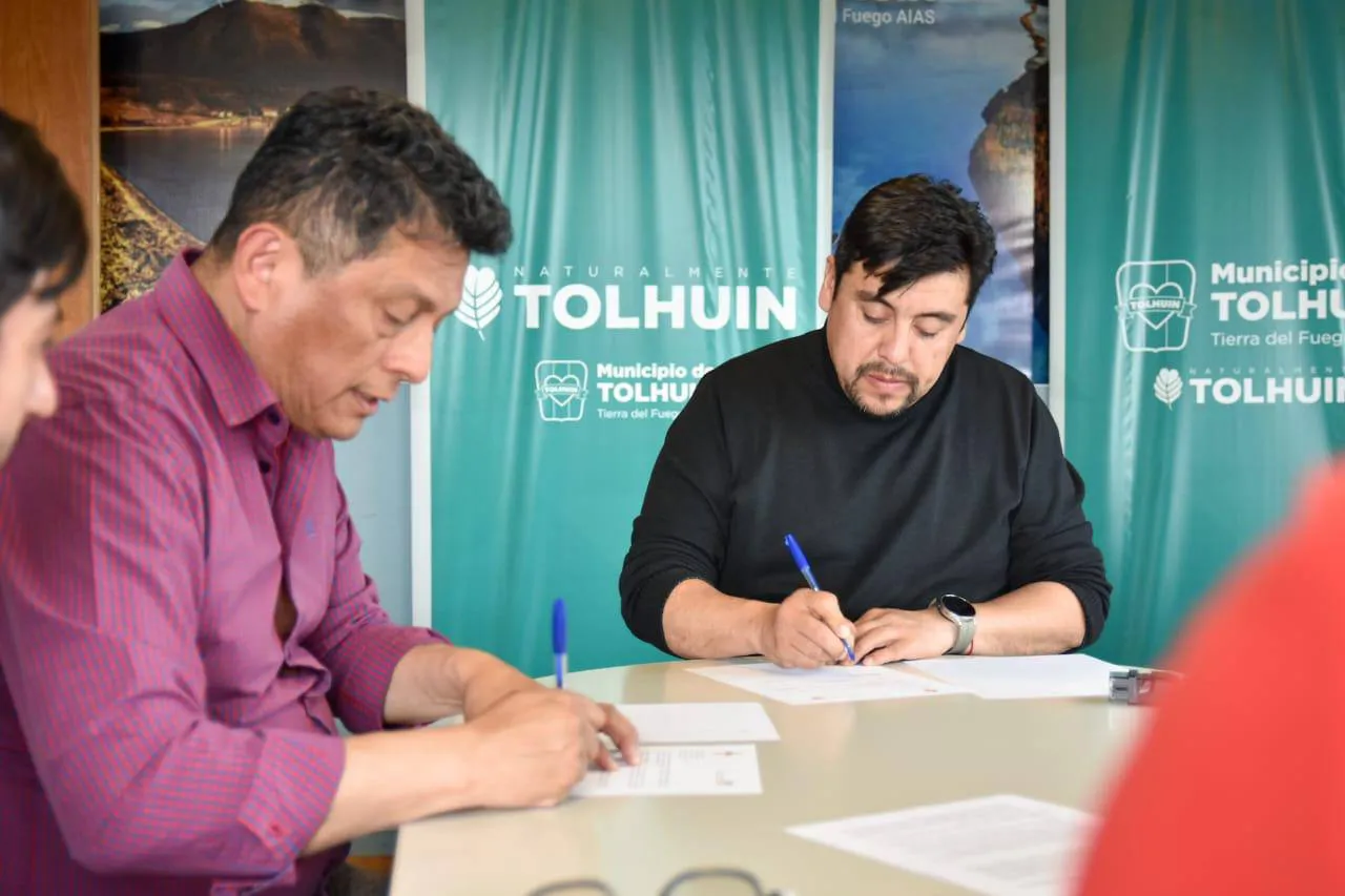 firma de acuerdo infraestructura tolhuin