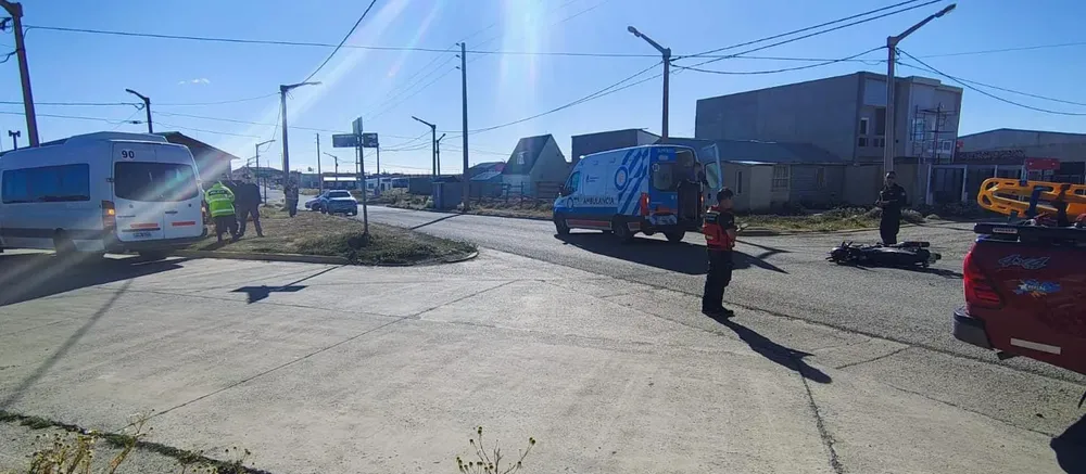 Choque motocicleta y combi RG
