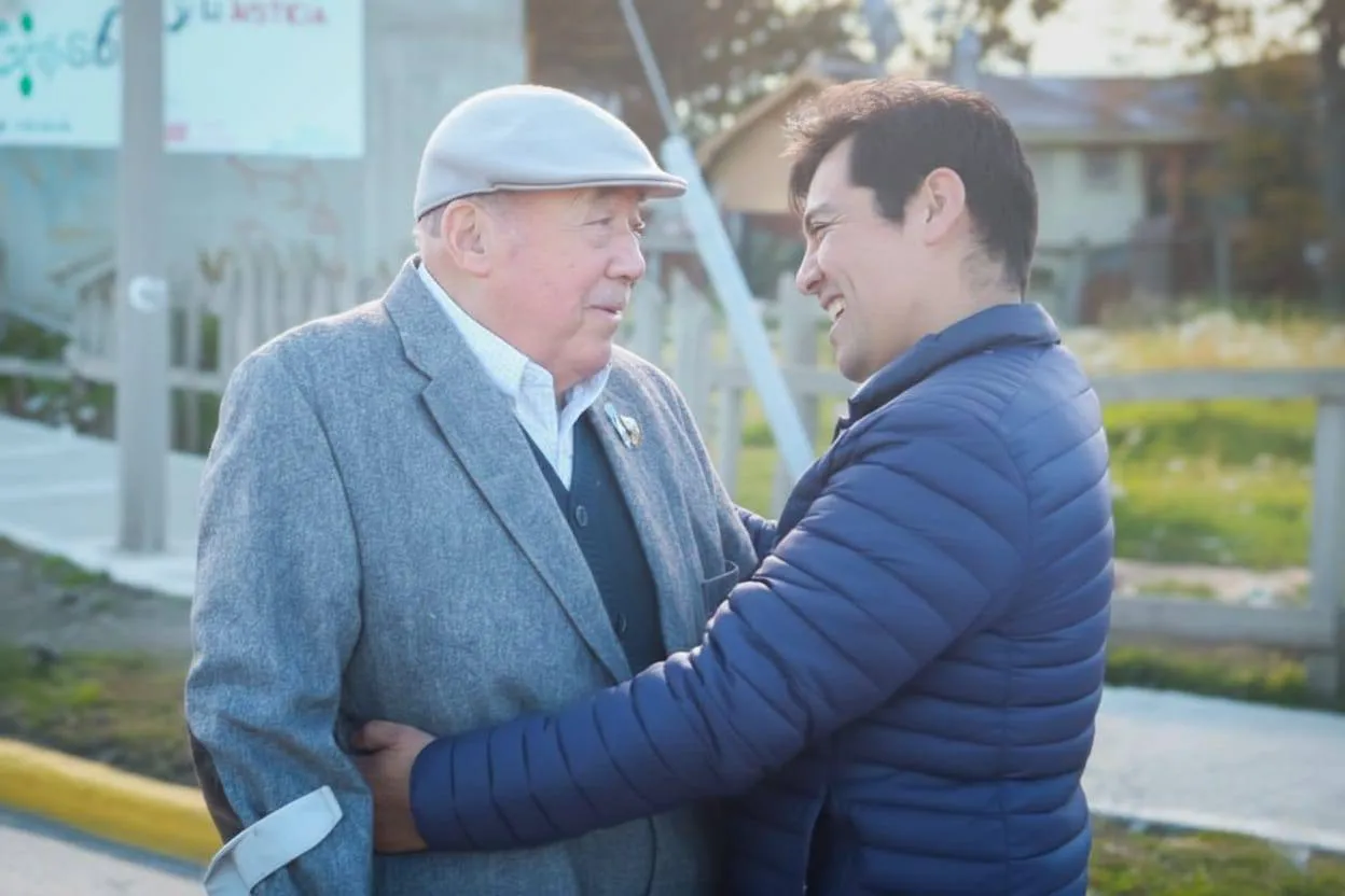 Esteban Chiquito Martínez/ Daniel Harrington