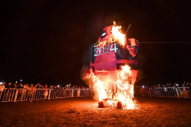 Quema de muñeco- Municipio de TOL