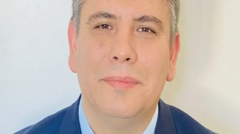 Dr. Renan Uribe