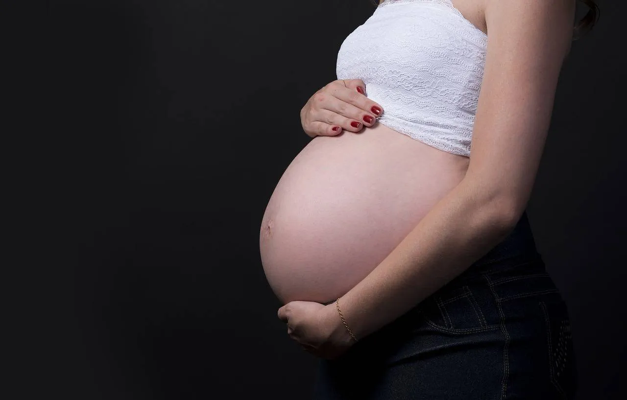 La-mujer-embarazada-transfiere-anticuerpos-que-protegen-durante-unos-meses-al-bebe-de-COVID-19