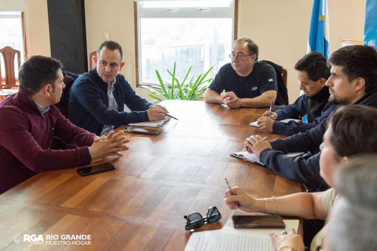 Reunión acto Día de la Soberanía