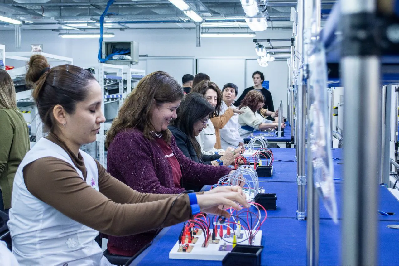 Así Fabricamos Acá- Fundación Mirgor, Municipio de RG