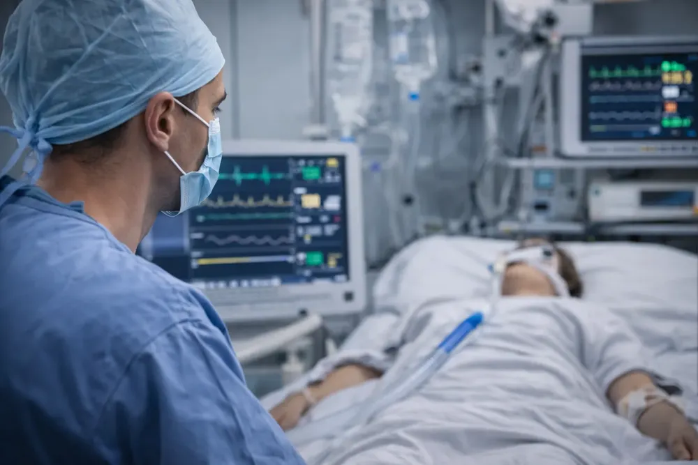 Médicos/ Terapia intensiva 