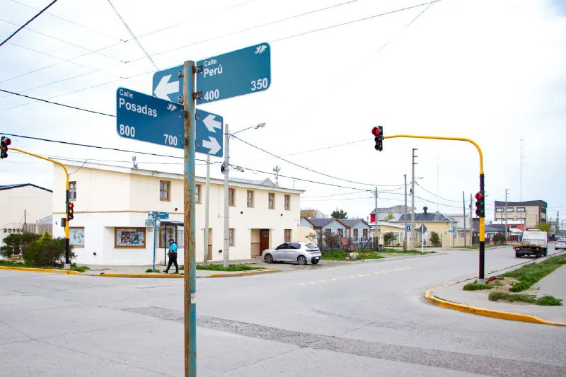 Semáforo Perú y Posadas