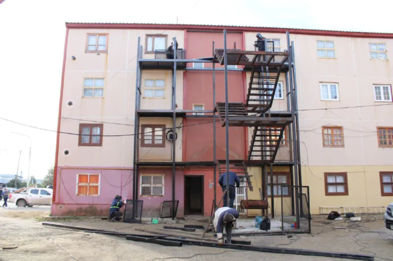 Escaleras de Emergencia Edificios (2)