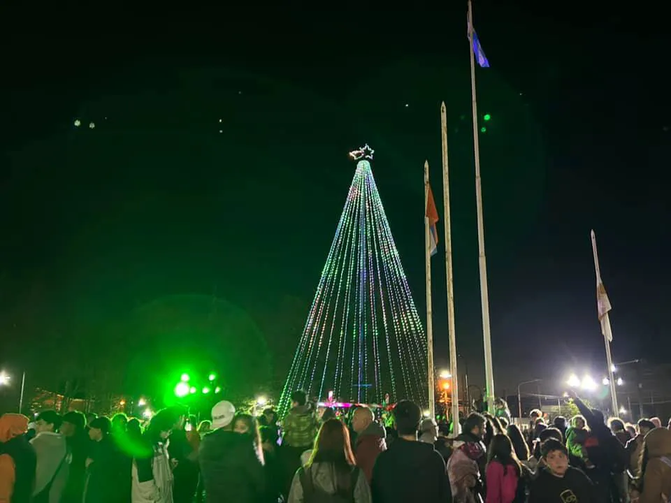 Municipio de Tolhuin- Encendido del arbolito 