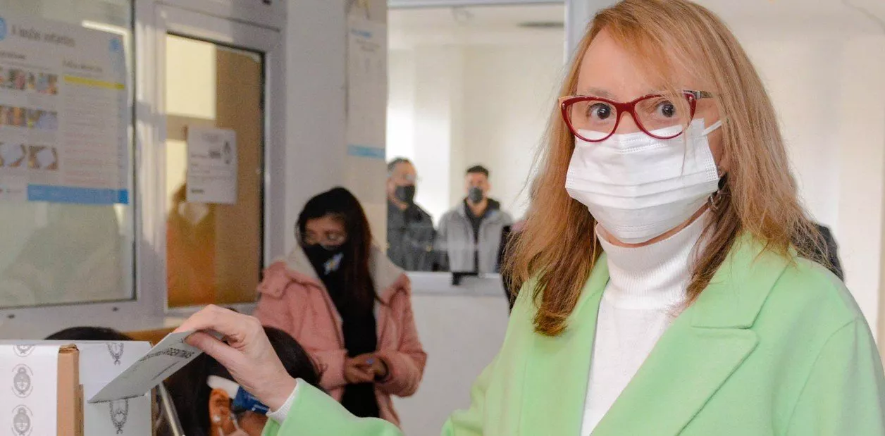 alicia-kirchner-voto-en-las___pxJxdEiTI_1256x620__2