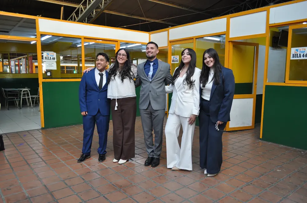 UCES egreso de abogados