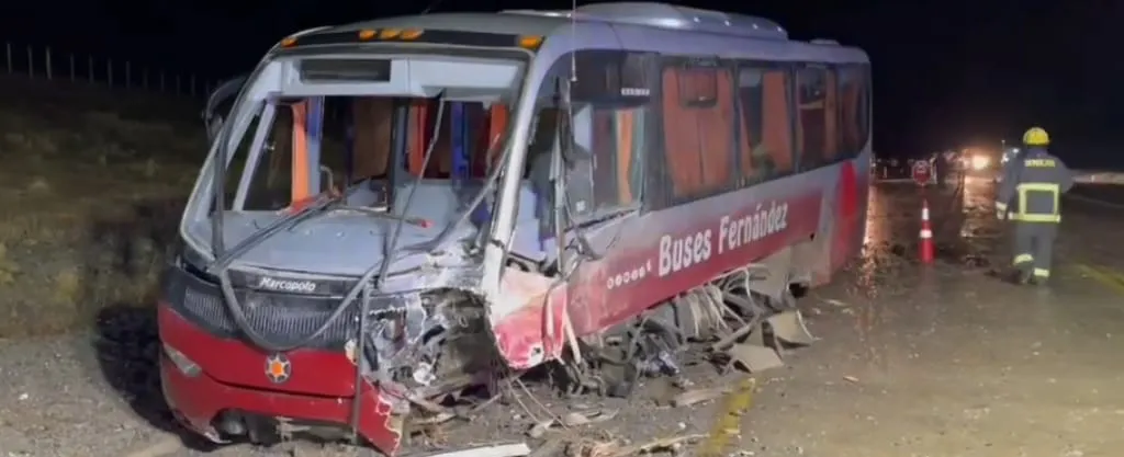 Bus Marcopolo de la empresa constructora de Porvenir.