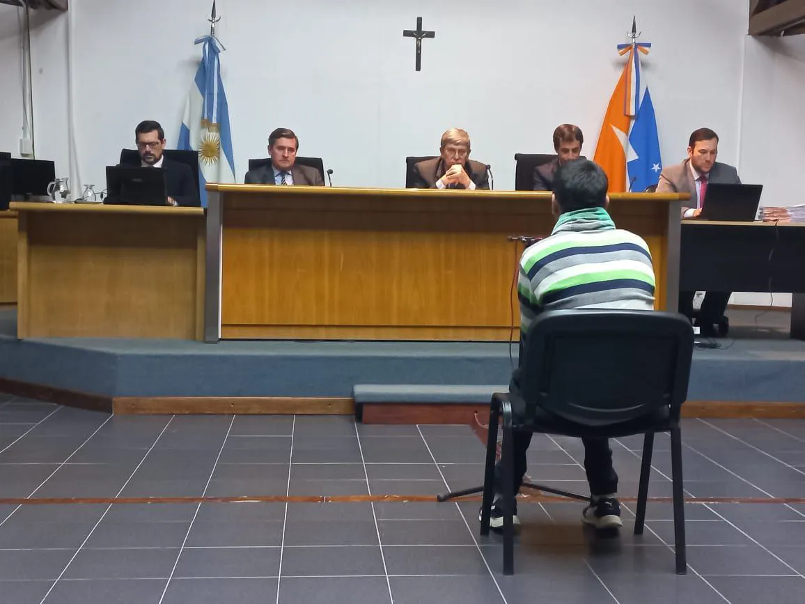 multimedia.normal.94a96dfd868d1193.SnVpY2lvIFJvYm8gVXNodWFpYV9ub3JtYWwud2VicA%3D%3D