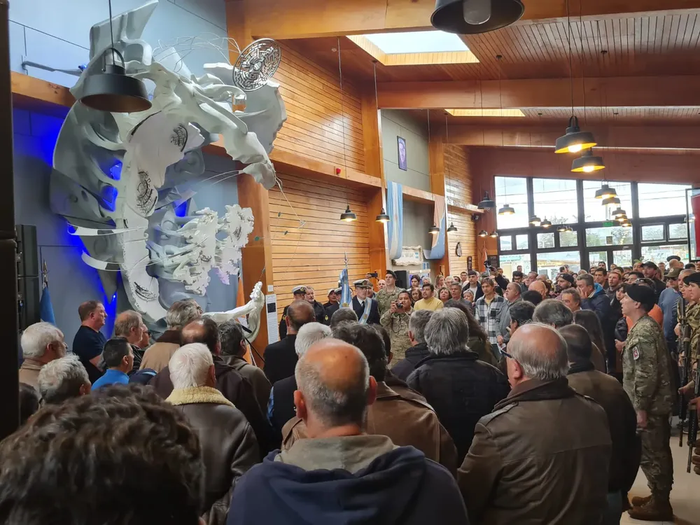 Escultura Malvinas Tolhuin