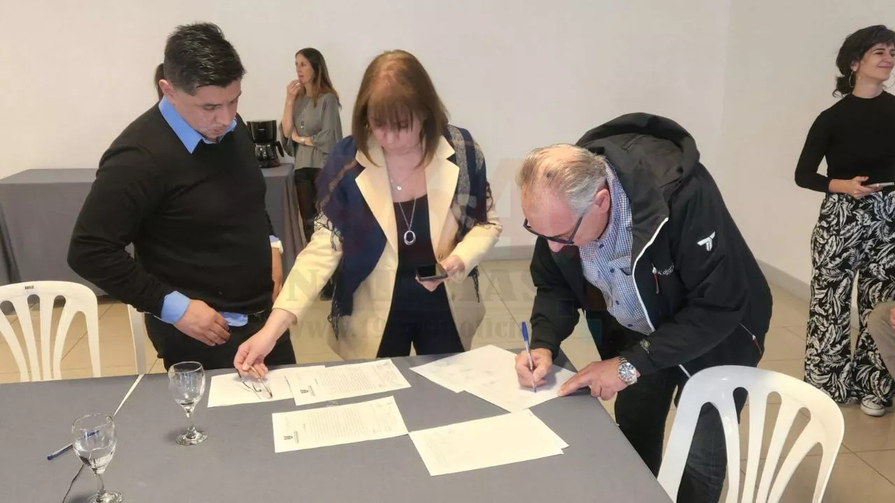 Sandri firma licitación 