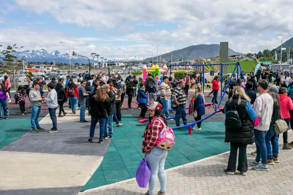 Inauguración plaza Belgrano
