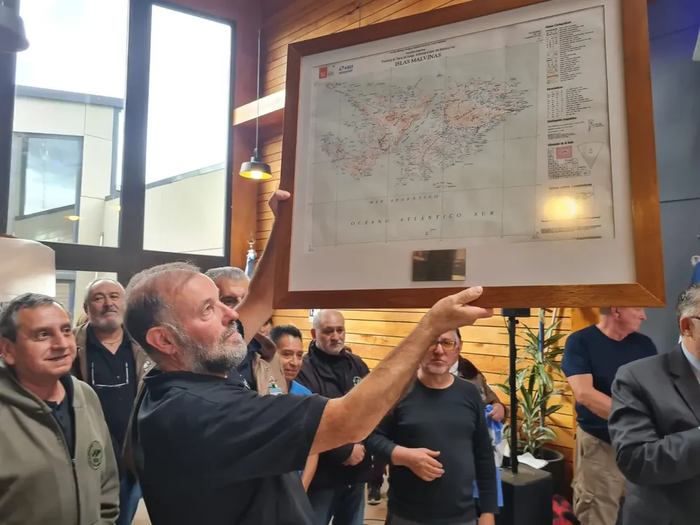 Escultura Malvinas Tolhuin