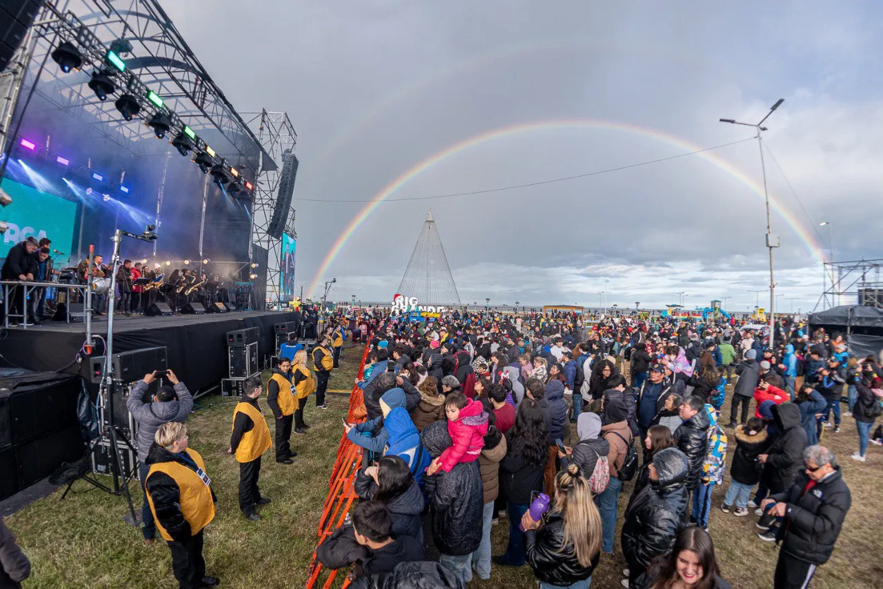 OPERATIVO DE SEGURIDAD EN EL ENCENDIDO DEL ARBOLITO