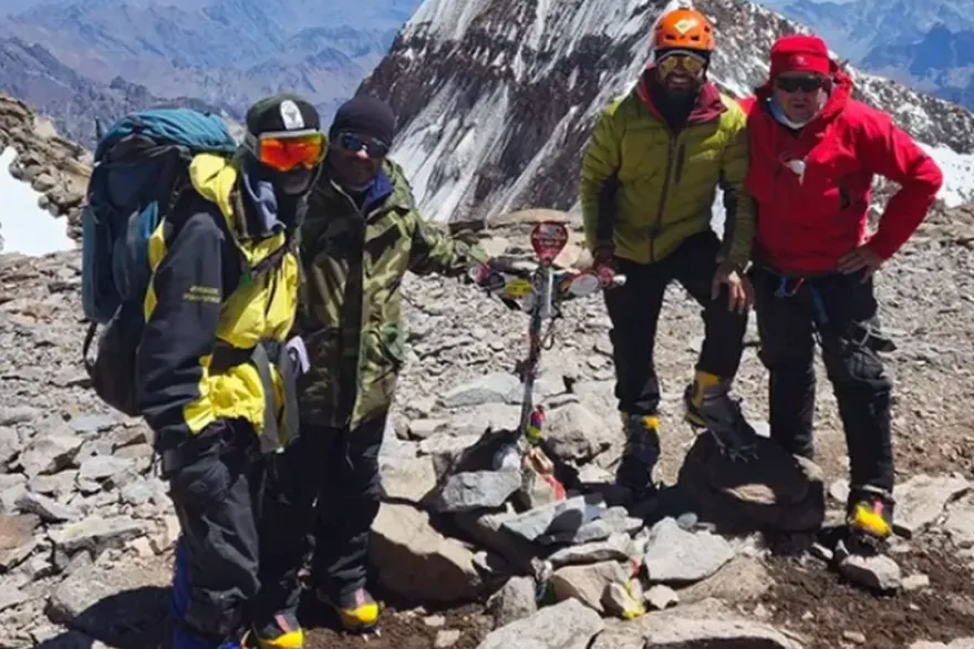 Veteranos argentinos y británicos de Malvinas alcanzaron la cumbre del Aconcagua por la paz