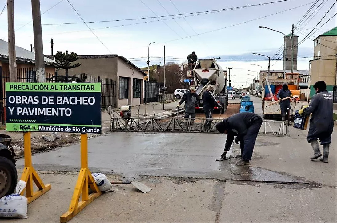 Continúan las obras viales en distintos barrios de la ciudad