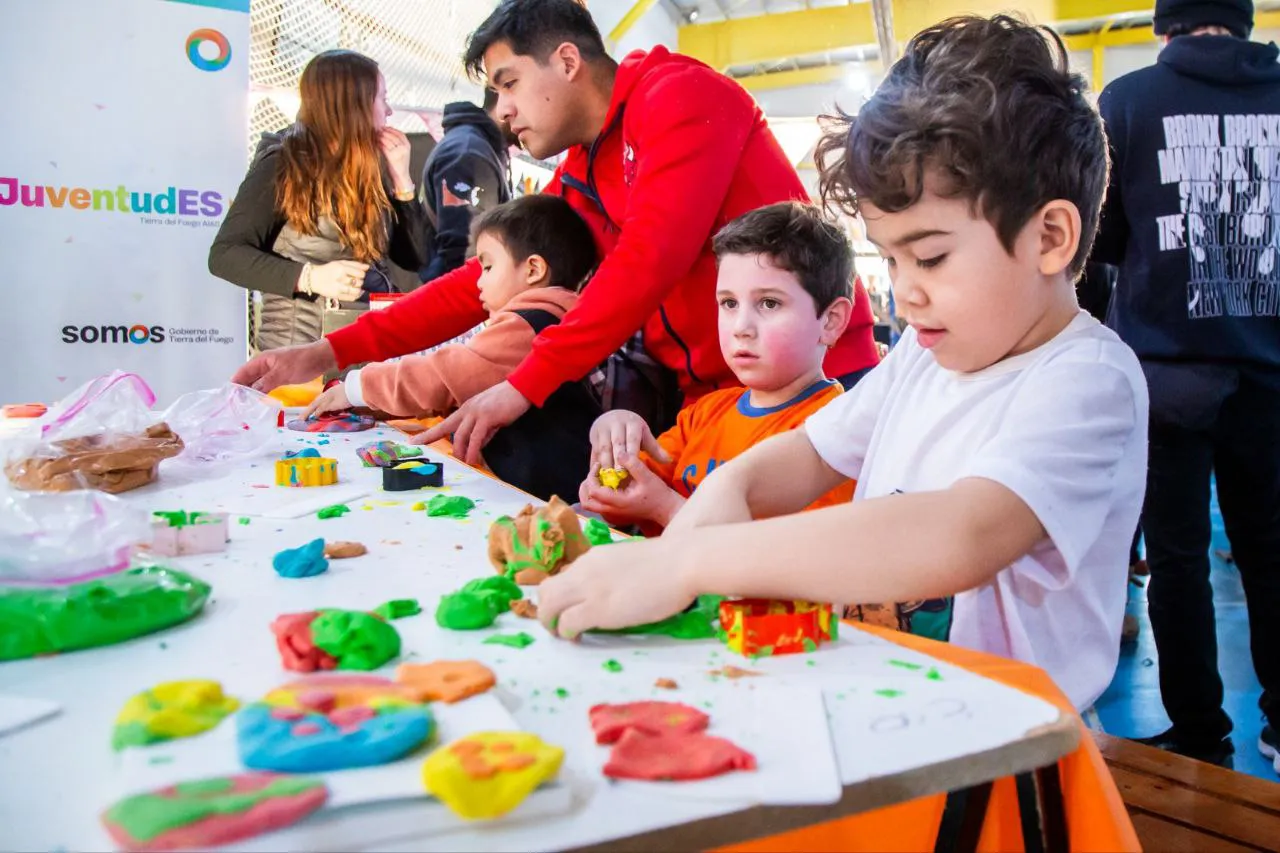Kermesse de las infancias tolhuin 