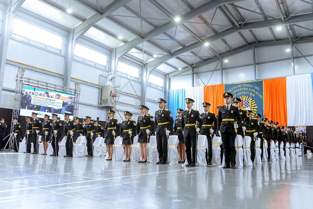 egreso de la Polícia