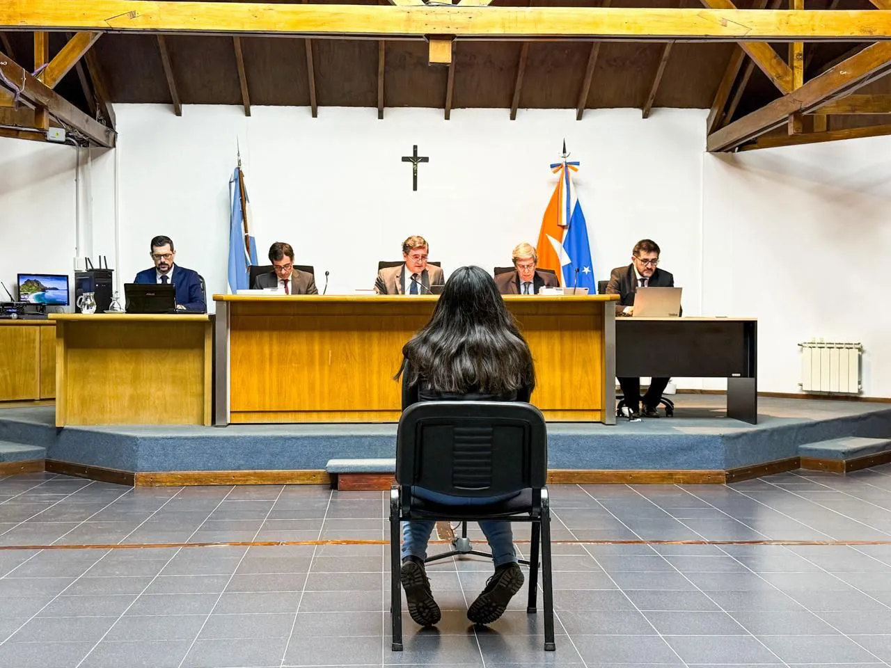 mujer acusada de homicidio