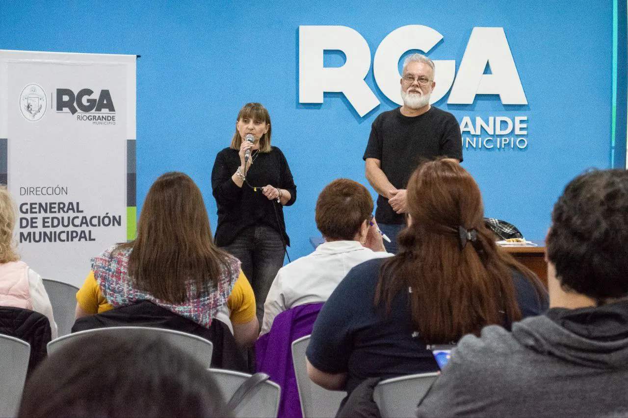 Liderazgo que deja huellas: claves neurocientíficas para gestionar con empatía y efectividad