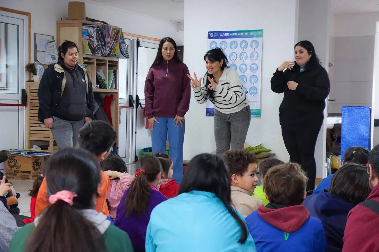 taller lengua de señas tolhuin