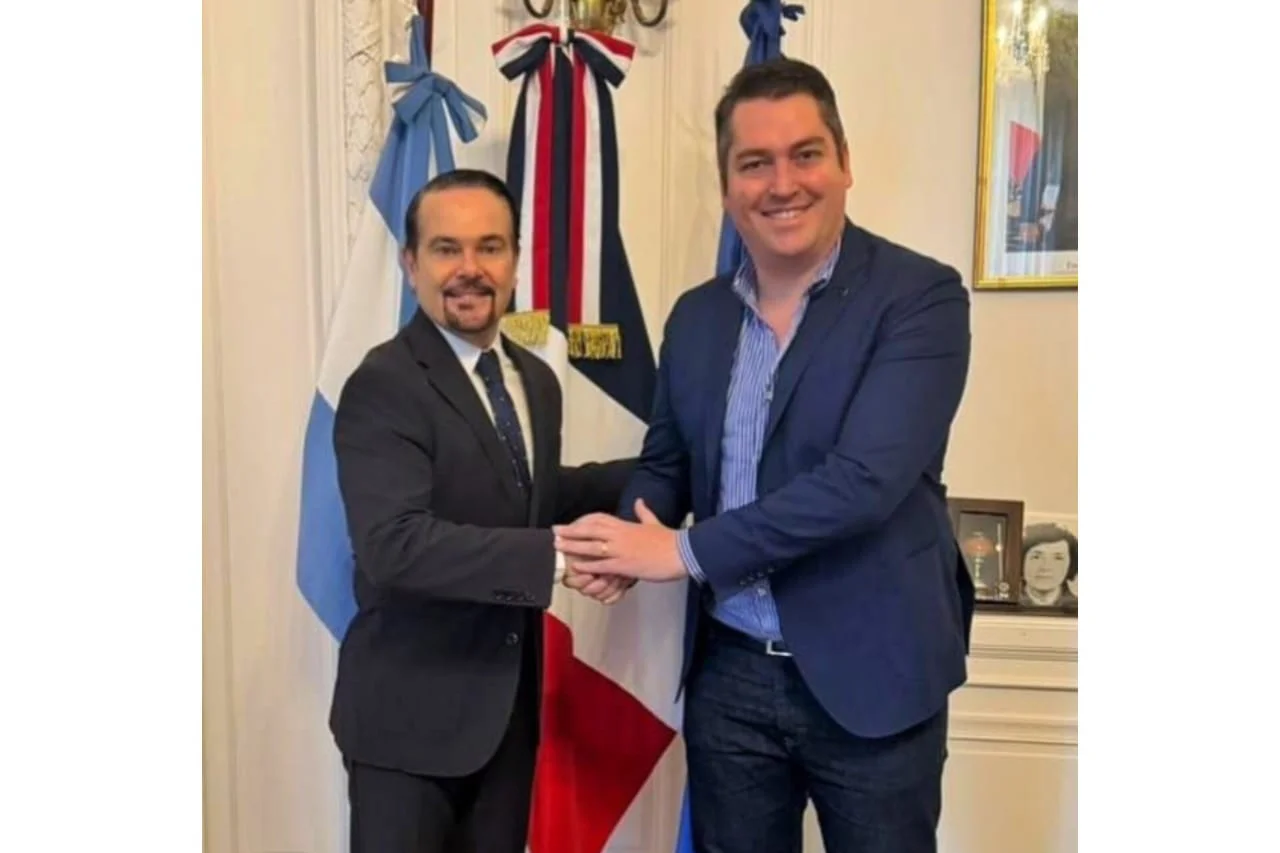 Martín Perez- embajador de Francia