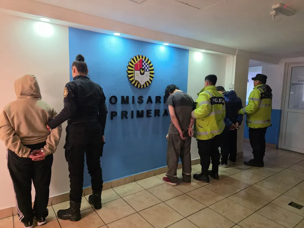 amenaza con arma de fuego- detenidos- RG