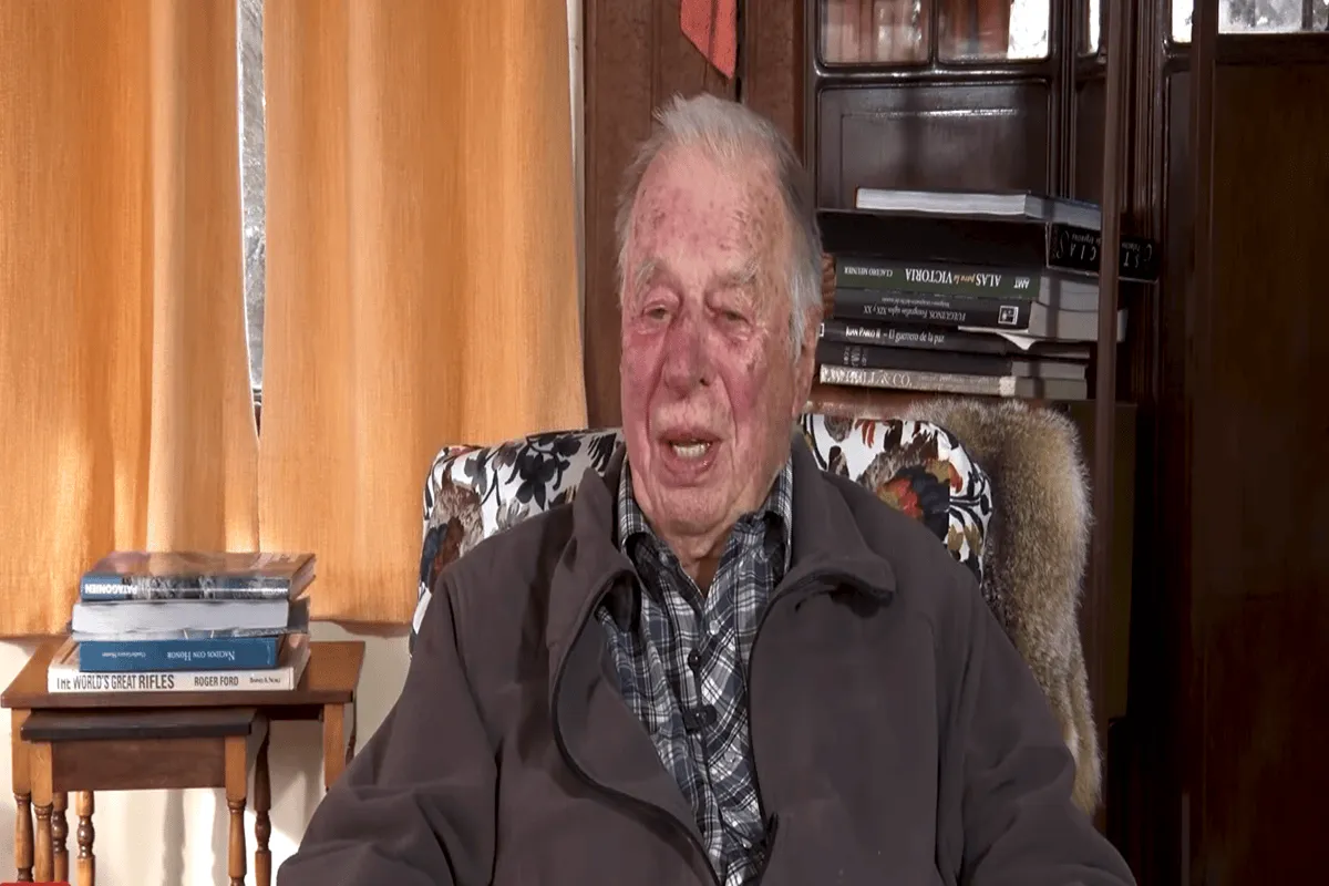 Adrián Goodall (1)
