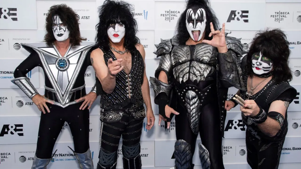 kiss-1280x720